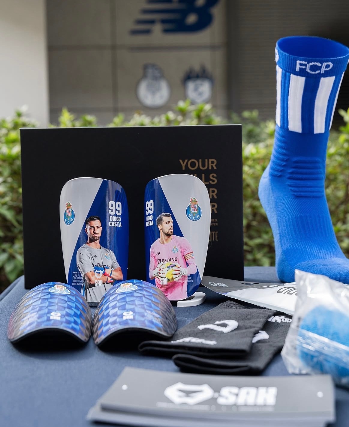 SAK ELITE — personalized shin guards and contents